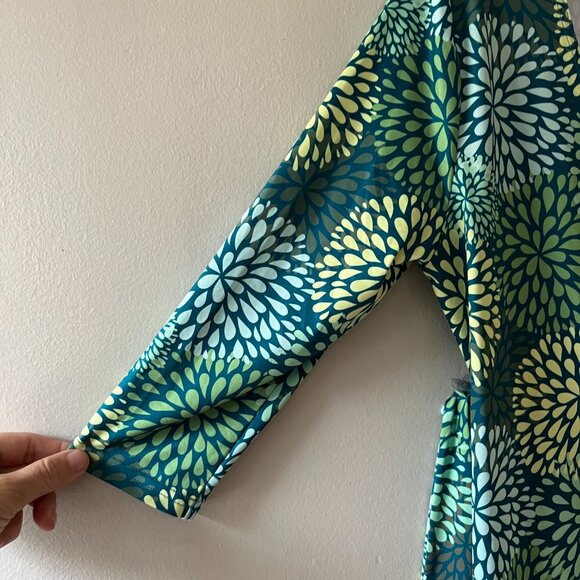 PattyBoutik Sz S Green Stretch V Neck Wrap Blouse Belted Long Sleeves - Picture 5 of 8